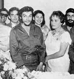 Ché Guevara - Das Brautpaar vor der Hochzeitstorte